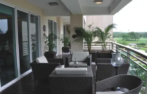 DLF The Magnolias infinity pool